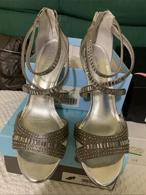 ANTONIO MELANI 8.5 Silver Koala Sandals Gently Loved with Original Box